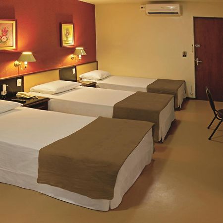 Lira Hotel Curitiba Esterno foto