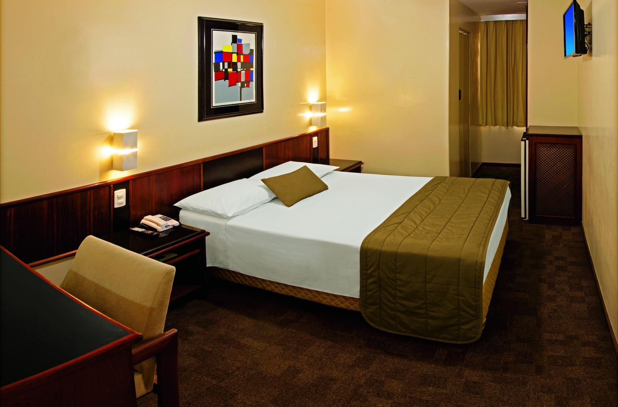 Lira Hotel Curitiba Esterno foto