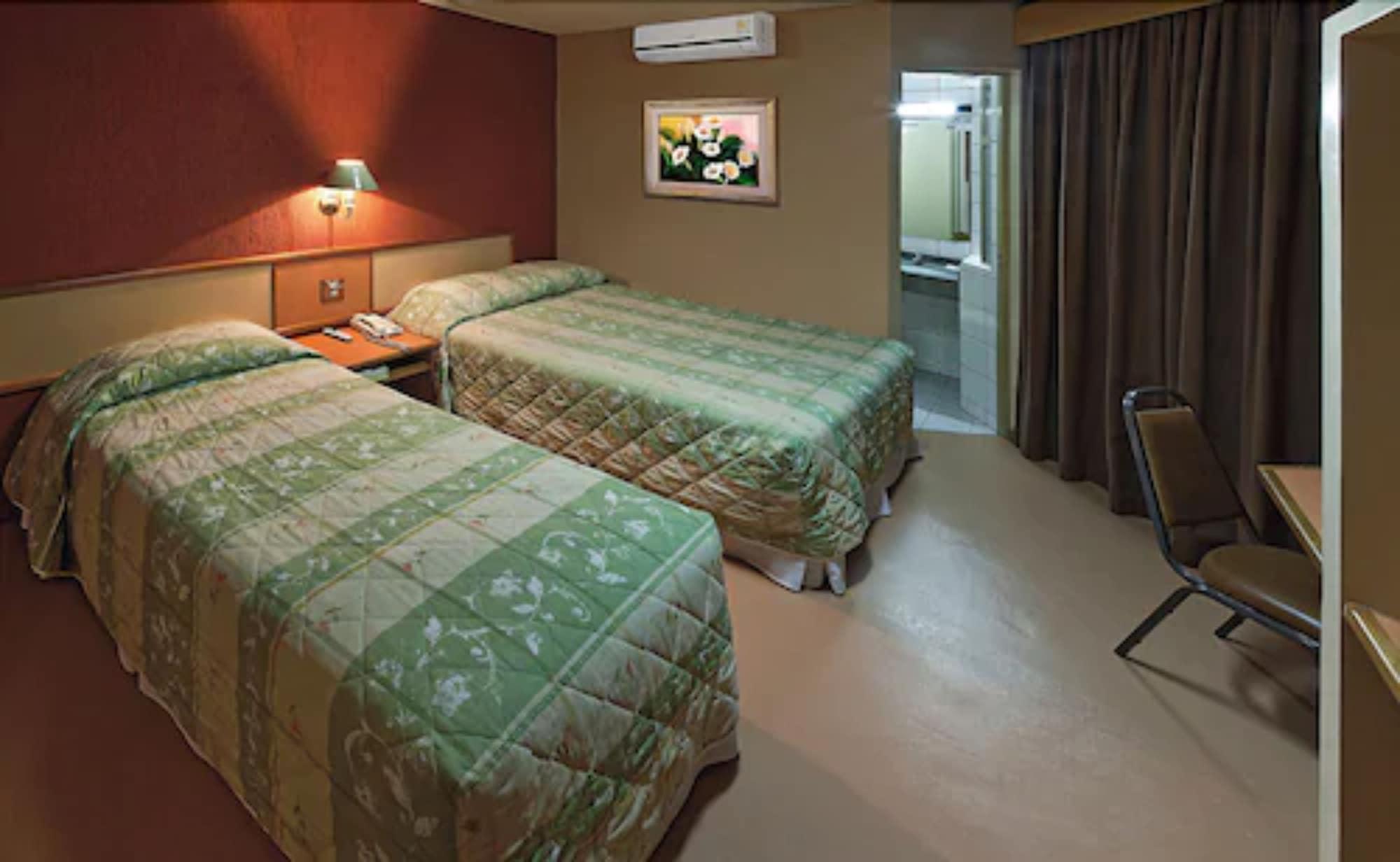 Lira Hotel Curitiba Esterno foto
