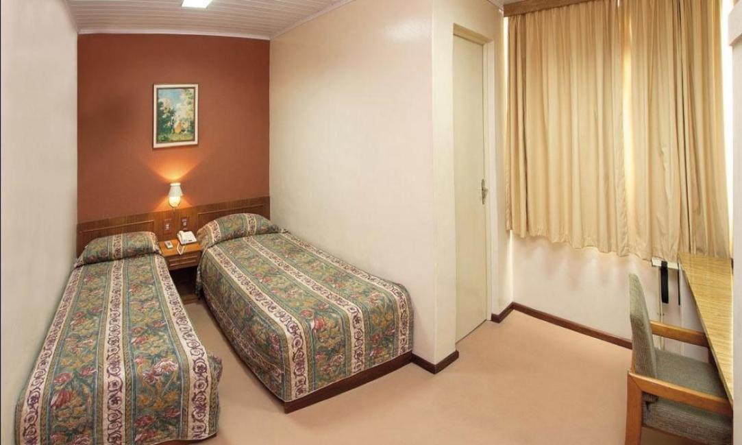 Lira Hotel Curitiba Esterno foto