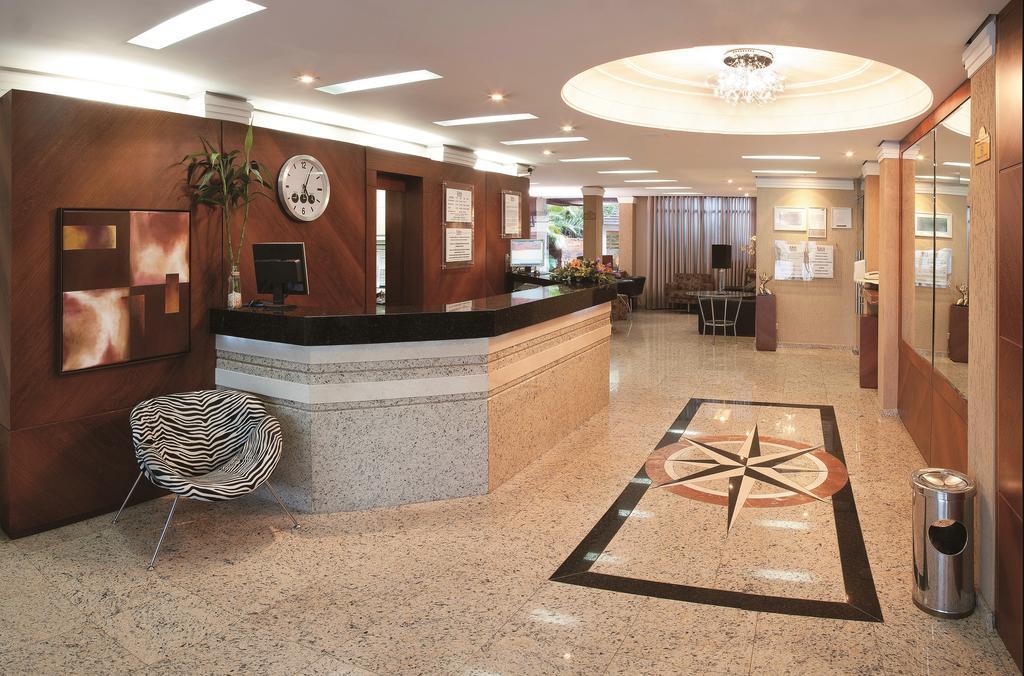 Lira Hotel Curitiba Esterno foto