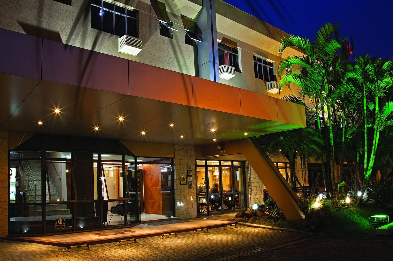 Lira Hotel Curitiba Esterno foto