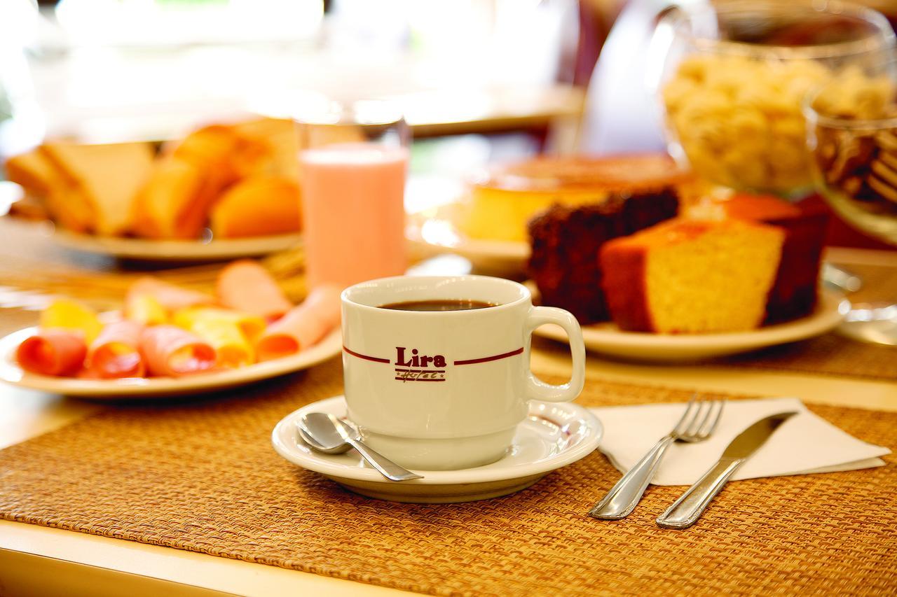 Lira Hotel Curitiba Esterno foto