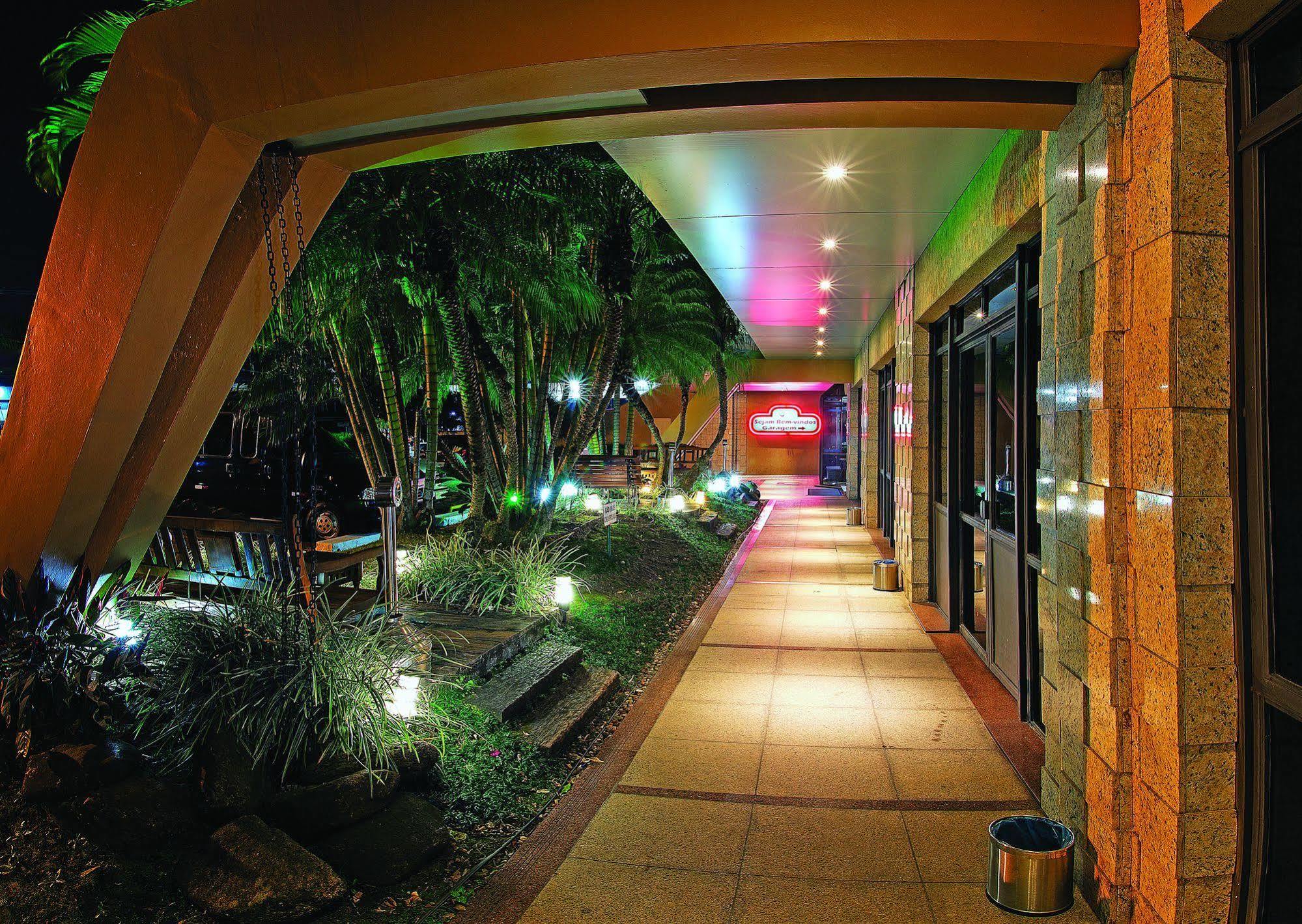 Lira Hotel Curitiba Esterno foto