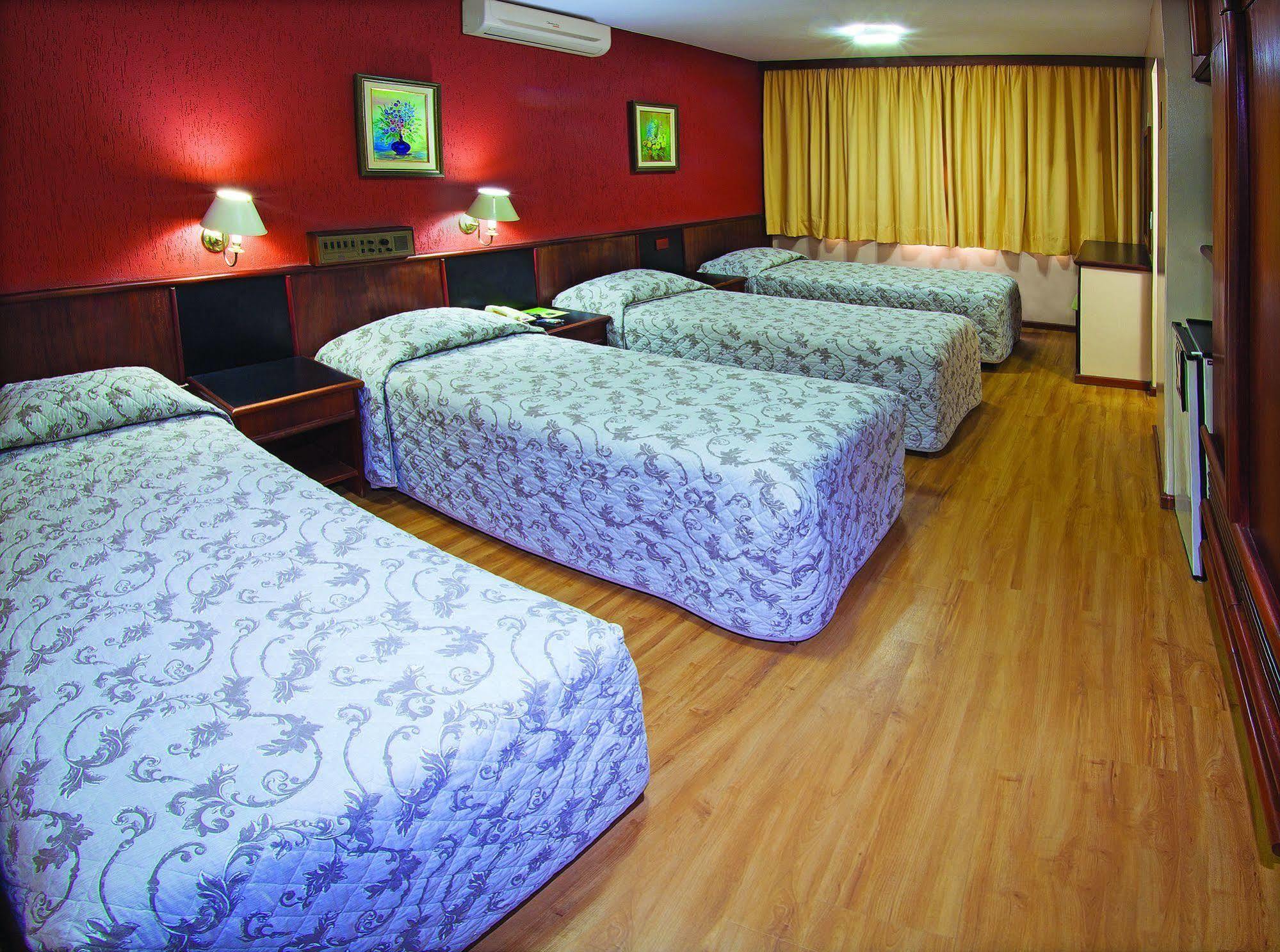 Lira Hotel Curitiba Esterno foto